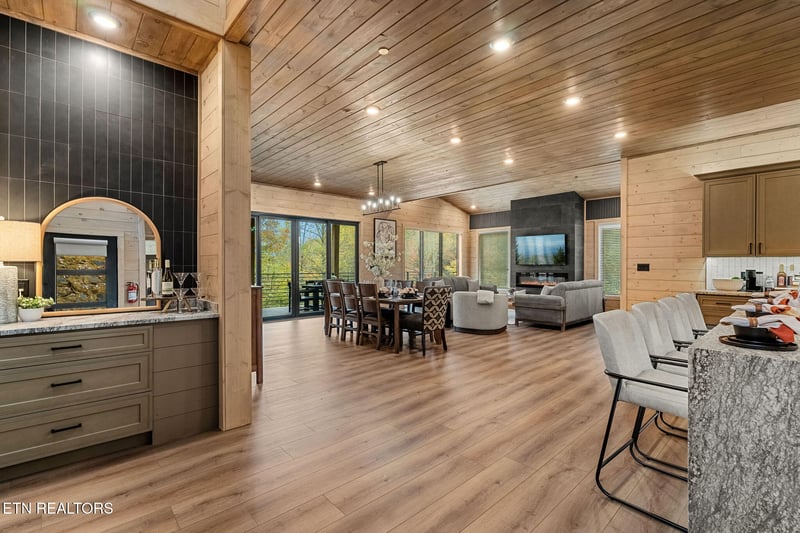 1610 Bear Valley Rd, Sevierville, TN 37876