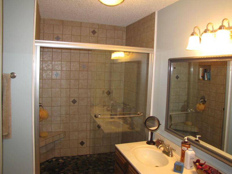 1610 Chenoweth Cir, Knoxville, TN 37909