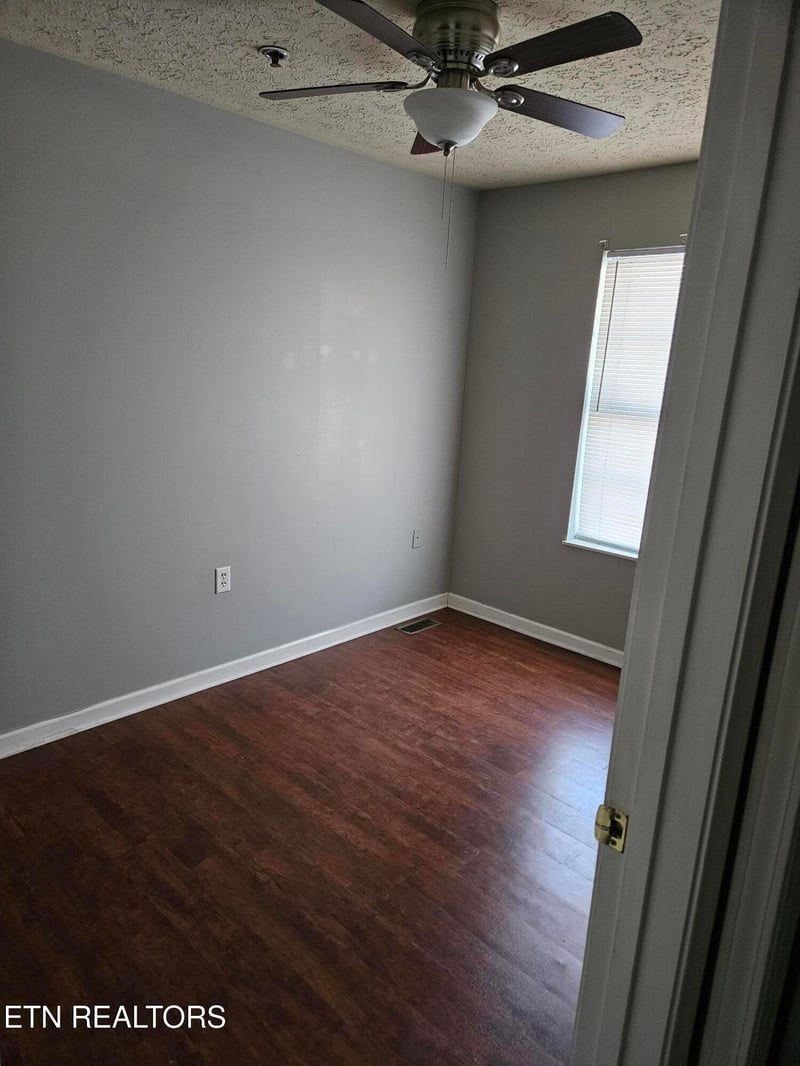 1610 Queen Anne Way, Knoxville, TN 37916