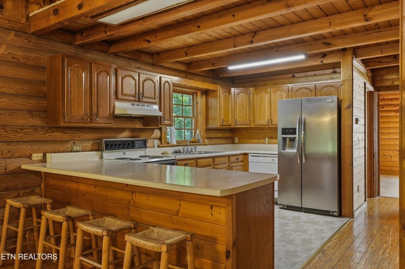 1611 Canterbury Downs Rd, Pigeon Forge, TN 37862