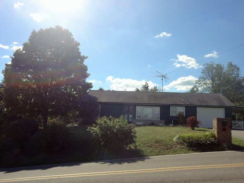 1611 Smith School Rd, Strawberry Plains, TN 37871