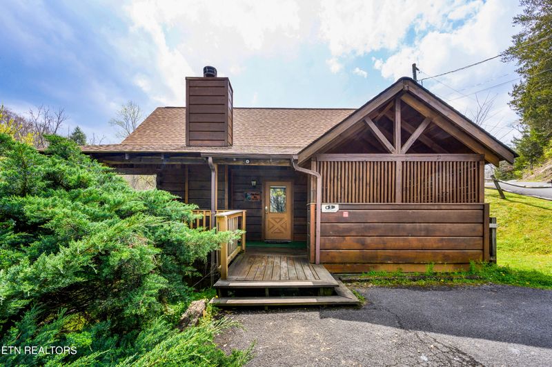 1612 Tirres Hill, Sevierville, TN 37862