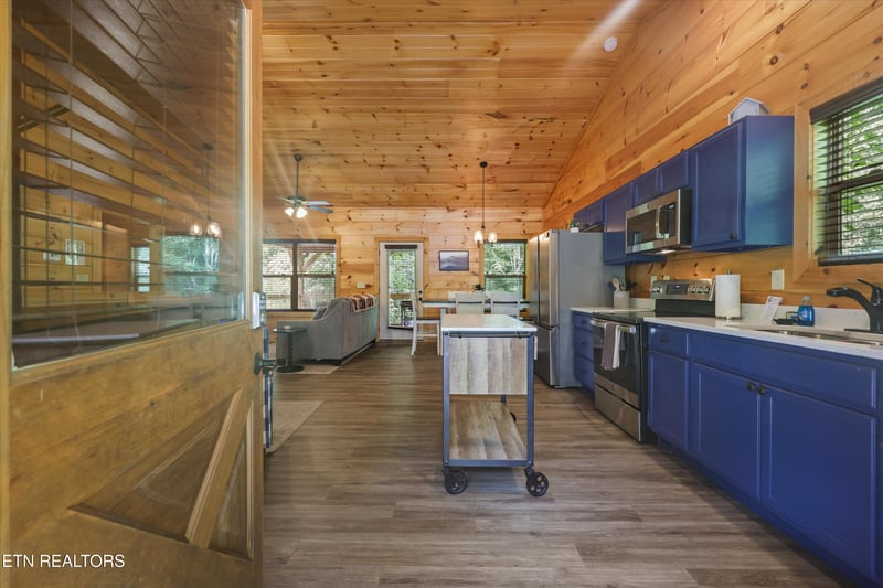 1613 Bluff Ridge Rd, Sevierville, TN 37876