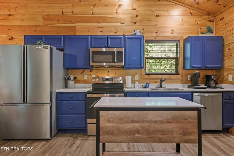 1613 Bluff Ridge Rd, Sevierville, TN 37876