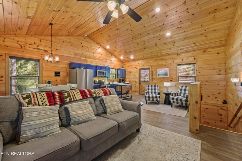 1613 Bluff Ridge Rd, Sevierville, TN 37876