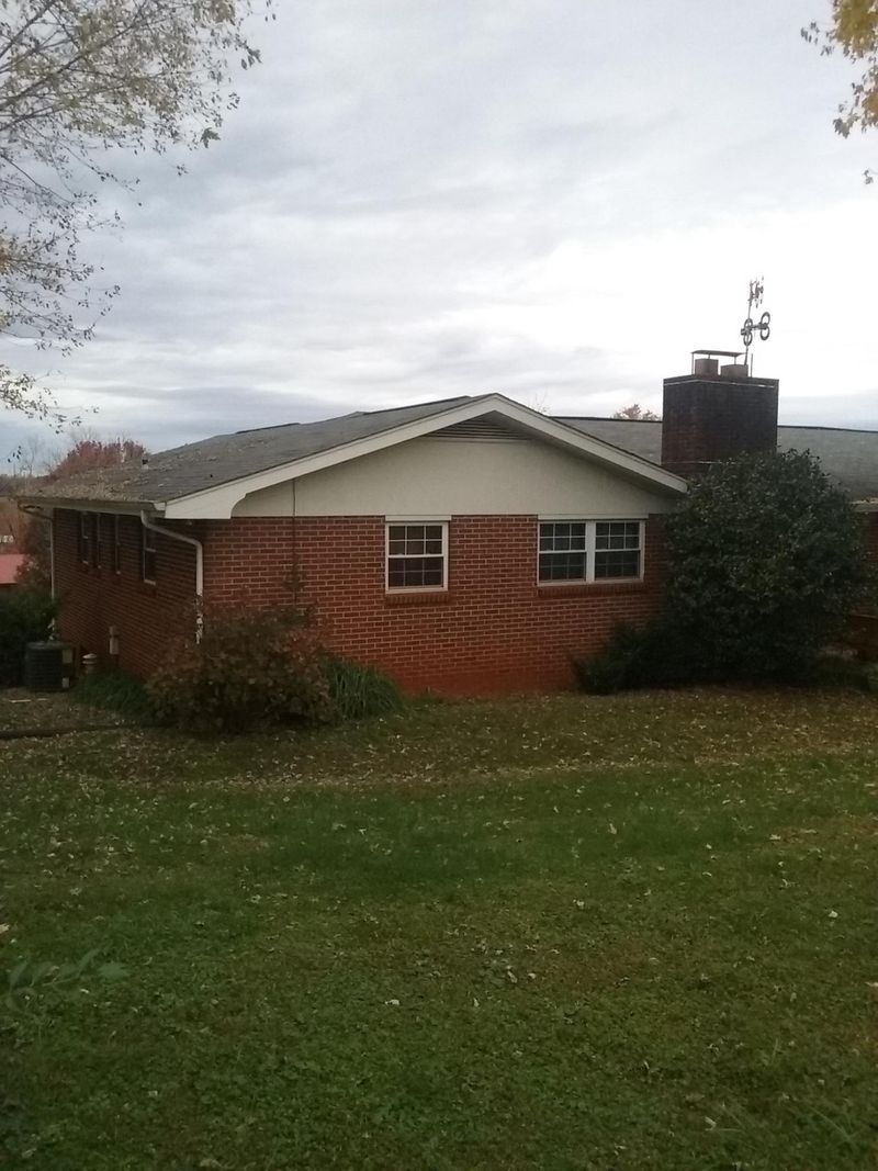 1613 Oak St, Loudon, TN 37774