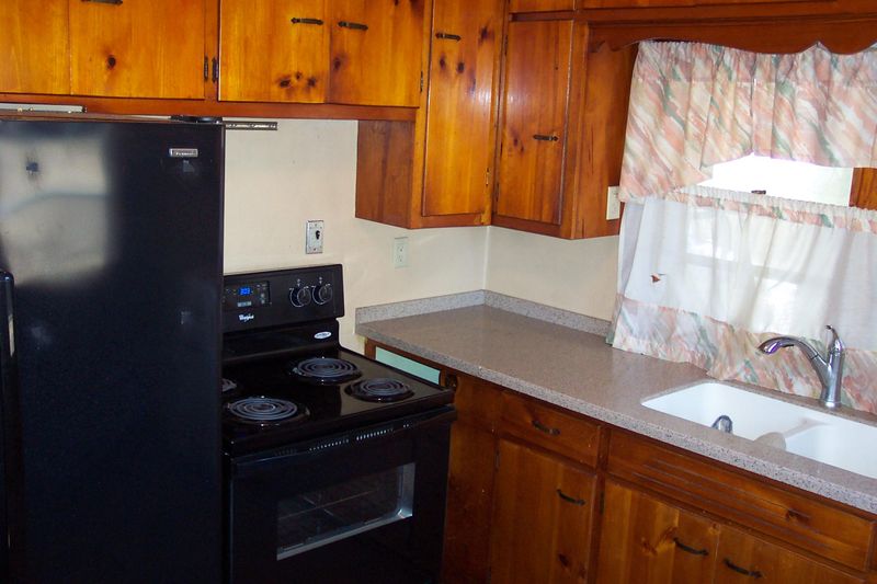 1613 Railroad Ave, Athens, TN 37303