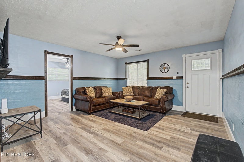 1614 Dogwood St, Sevierville, TN 37876