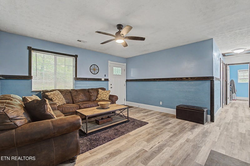 1614 Dogwood St, Sevierville, TN 37876