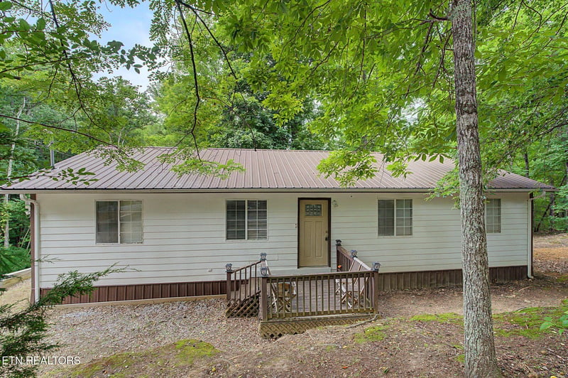 1614 Dogwood St, Sevierville, TN 37876