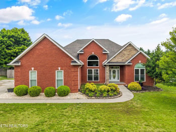 1614 Lindenhall Dr, Alcoa, TN 37701