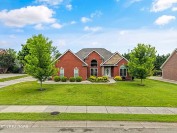 1614 Lindenhall Dr, Alcoa, TN 37701