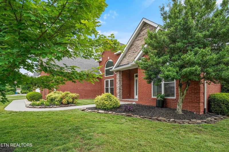 1614 Lindenhall Dr, Alcoa, TN 37701