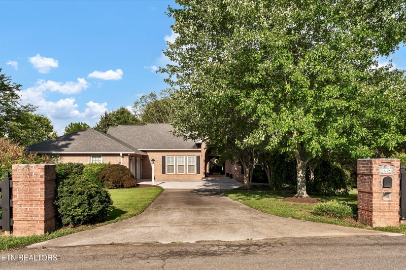 1614 Murphy Myers Rd, Maryville, TN 37803