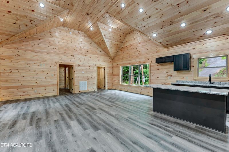 1614 Ski View Dr, Sevierville, TN 37876