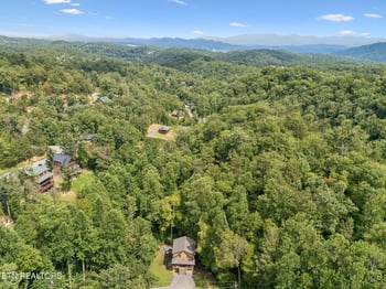 1615 Bear Valley Rd, Sevierville, TN 37876