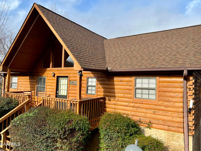 1615 Pinewood Way, Sevierville, TN 37862