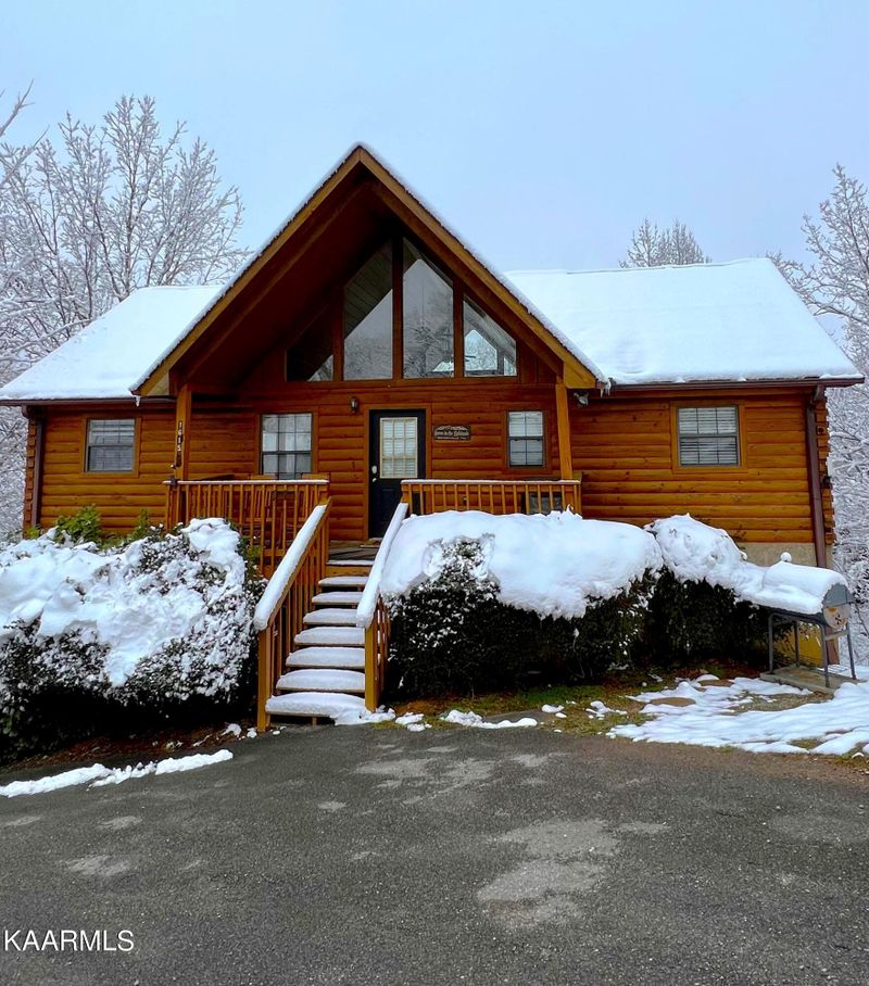 1615 Pinewood Way, Sevierville, TN 37862