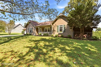 1616 Hidden Hills Dr, Clinton, TN 37716
