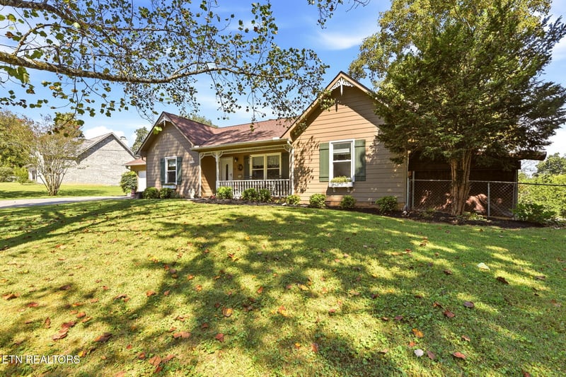 1616 Hidden Hills Dr, Clinton, TN 37716
