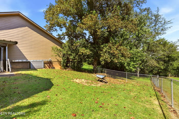 1616 Hidden Hills Dr, Clinton, TN 37716