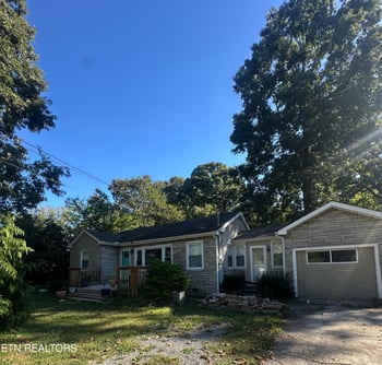 1616 Hollywood Rd, Knoxville, TN 37909