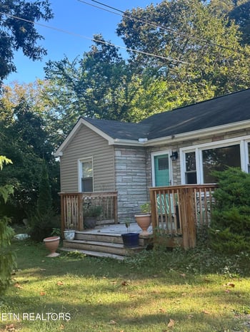 1616 Hollywood Rd, Knoxville, TN 37909