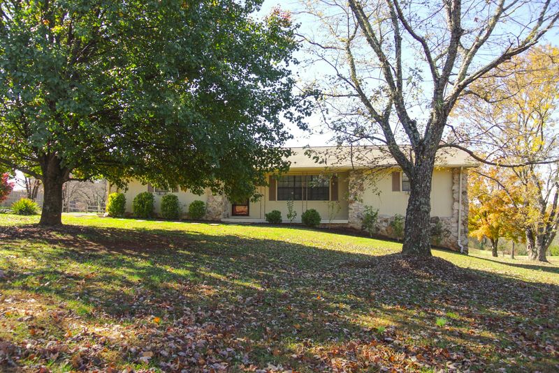 1616 Lynnwood Dr, Greenback, TN 37742