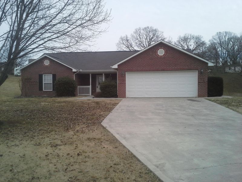 1616 Pendleton Dr, Friendsville, TN 37737