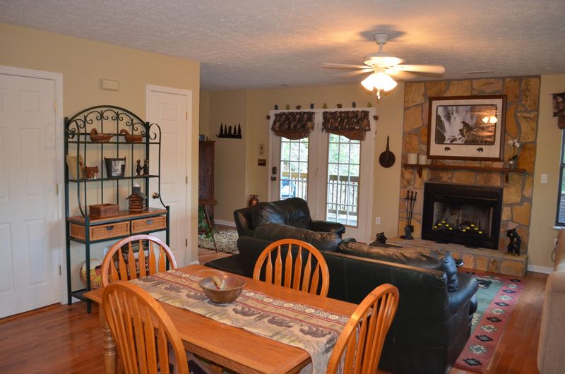 1616 Pioneer Trl, Sevierville, TN 37876