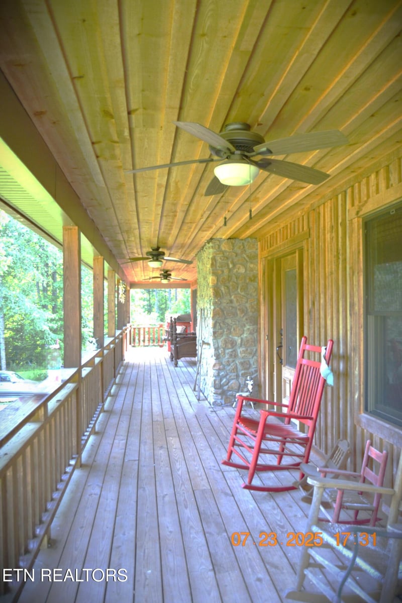1617 Bull Run Rd, Luttrell, TN 37779