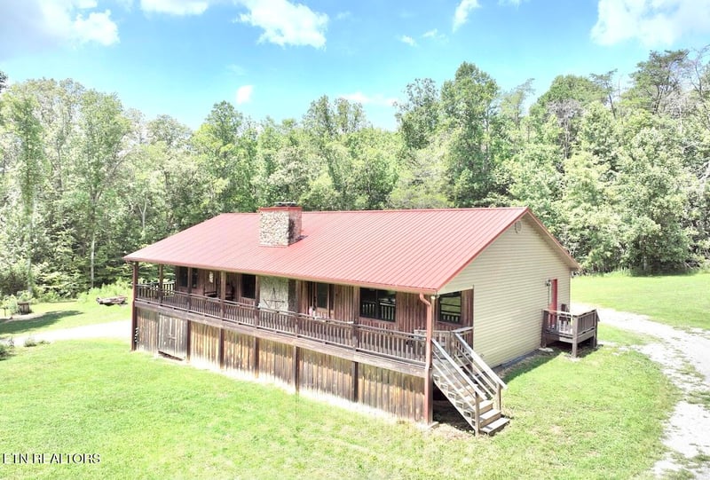1617 Bull Run Rd, Luttrell, TN 37779