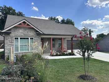 1617 Mountain Dr, Lenoir City, TN 37772