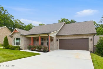 1617 Mountain Dr, Lenoir City, TN 37772