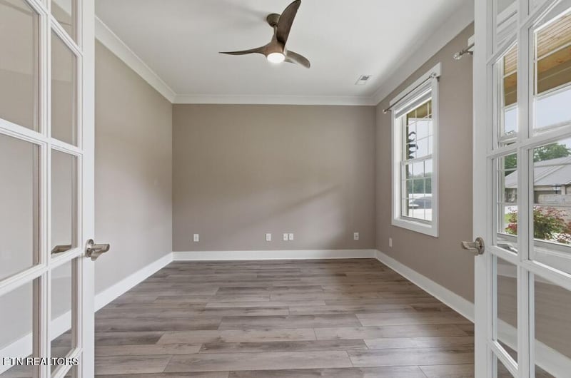 1617 Mountain Dr, Lenoir City, TN 37772