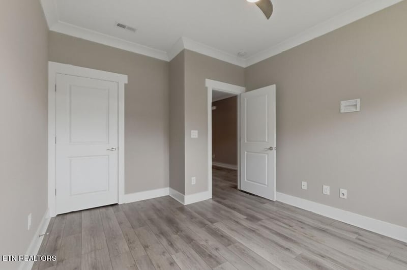 1617 Mountain Dr, Lenoir City, TN 37772