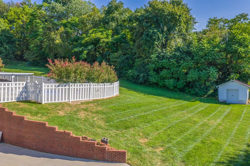 1617 Smithview Dr, Morristown, TN 37814