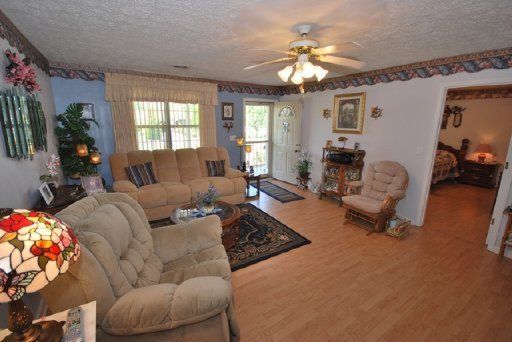 1618 Middle Ct, Sevierville, TN 37862