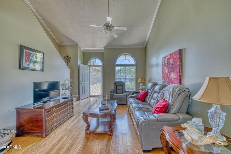 1618 Monte Vista Dr, Sevierville, TN 37862