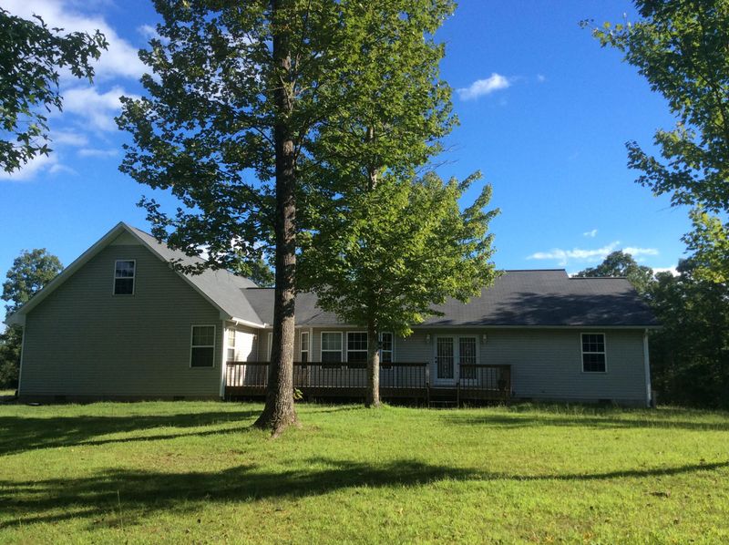 1619 Litton Rd, Oneida, TN 37841