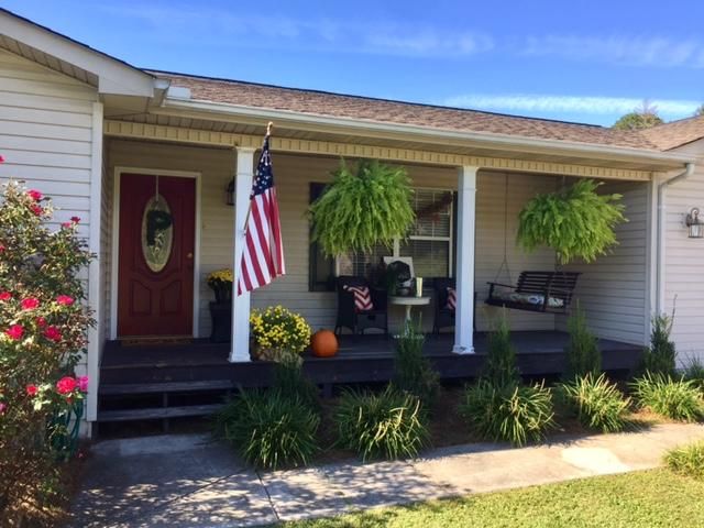 1619 Old Roane St, Harriman, TN 37748