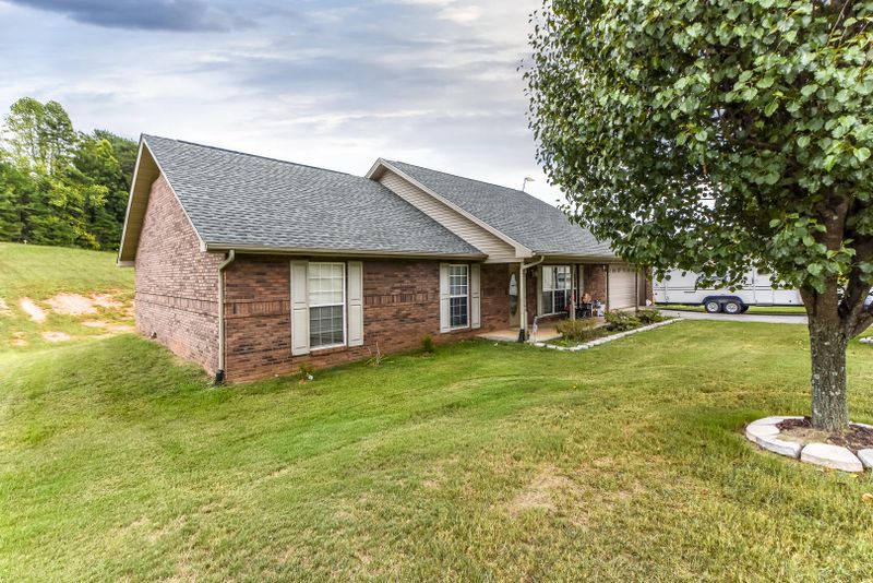 1619 Pendleton Dr, Friendsville, TN 37737