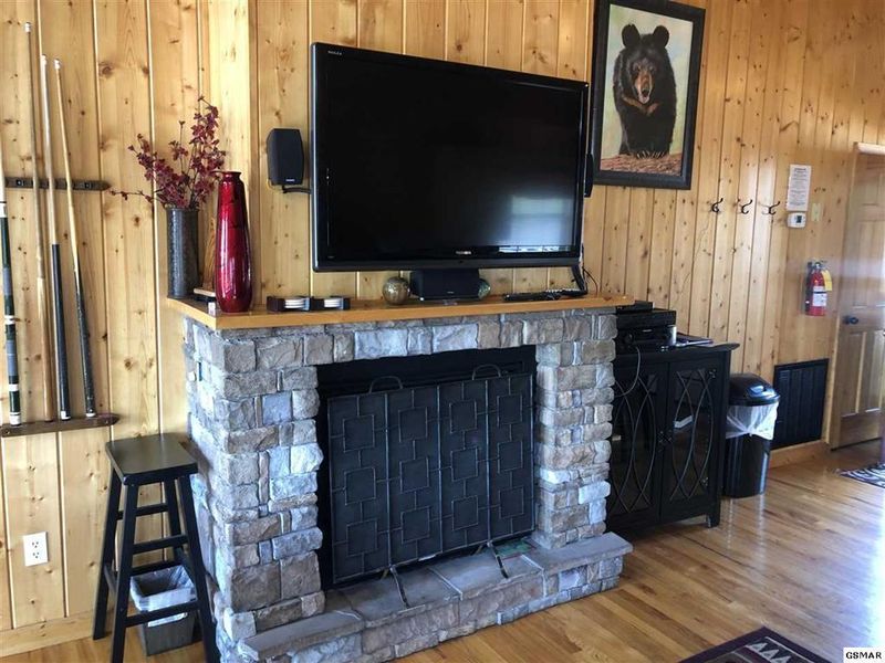 1619 Pinewood Way, Sevierville, TN 37876