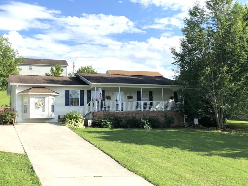 162 Abby Ln, Jacksboro, TN 37757