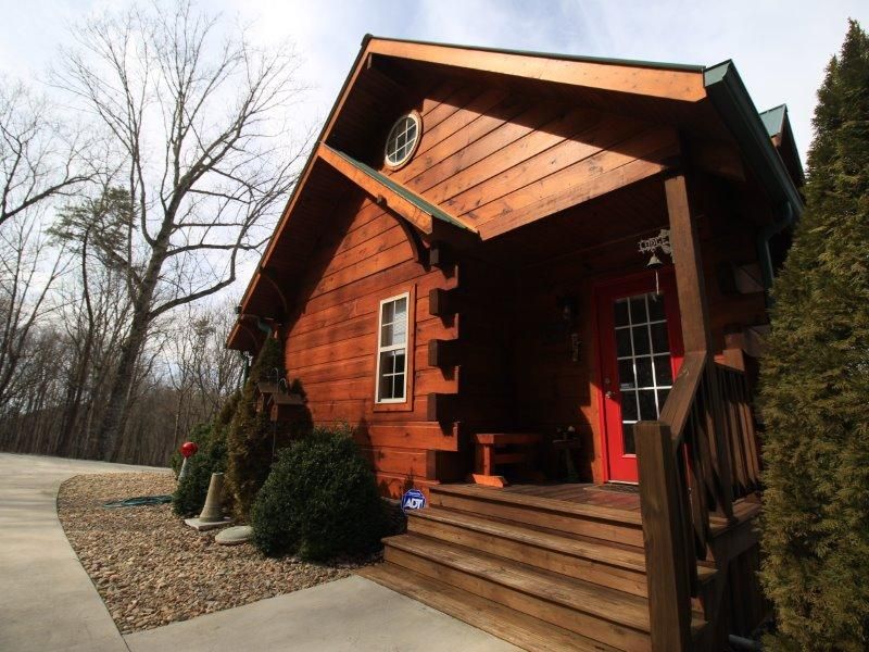 162 Cherokee Winds Dr, Tellico Plains, TN 37385