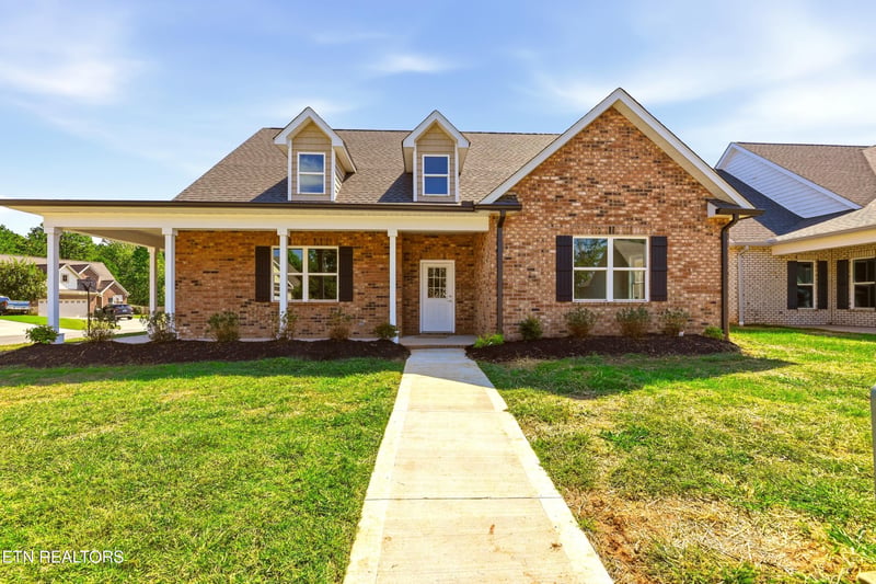 162 Crossroads Blvd, Oak Ridge, TN 37830