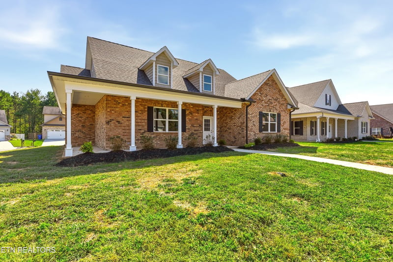 162 Crossroads Blvd, Oak Ridge, TN 37830