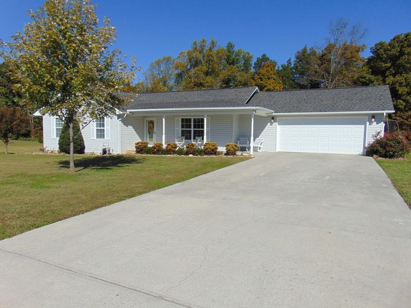 162 Glenlock Ln, Sweetwater, TN 37874