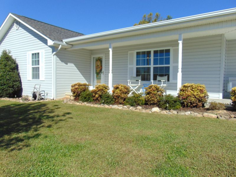 162 Glenlock Ln, Sweetwater, TN 37874