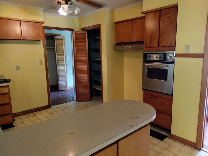 162 N Seneca Rd, Oak Ridge, TN 37830